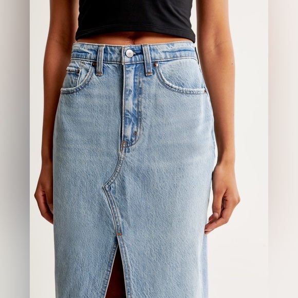 Abercrombie & Fitch denim midi skirt- size 24- light wash - Picture 6 of 9